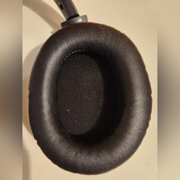 HyperX CloudX Flight Wireless Gaming Headset for Xbox, Adjustable - Picture 5 of 15